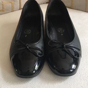EUC Ara Bel Cap Toe black pumps size US 8